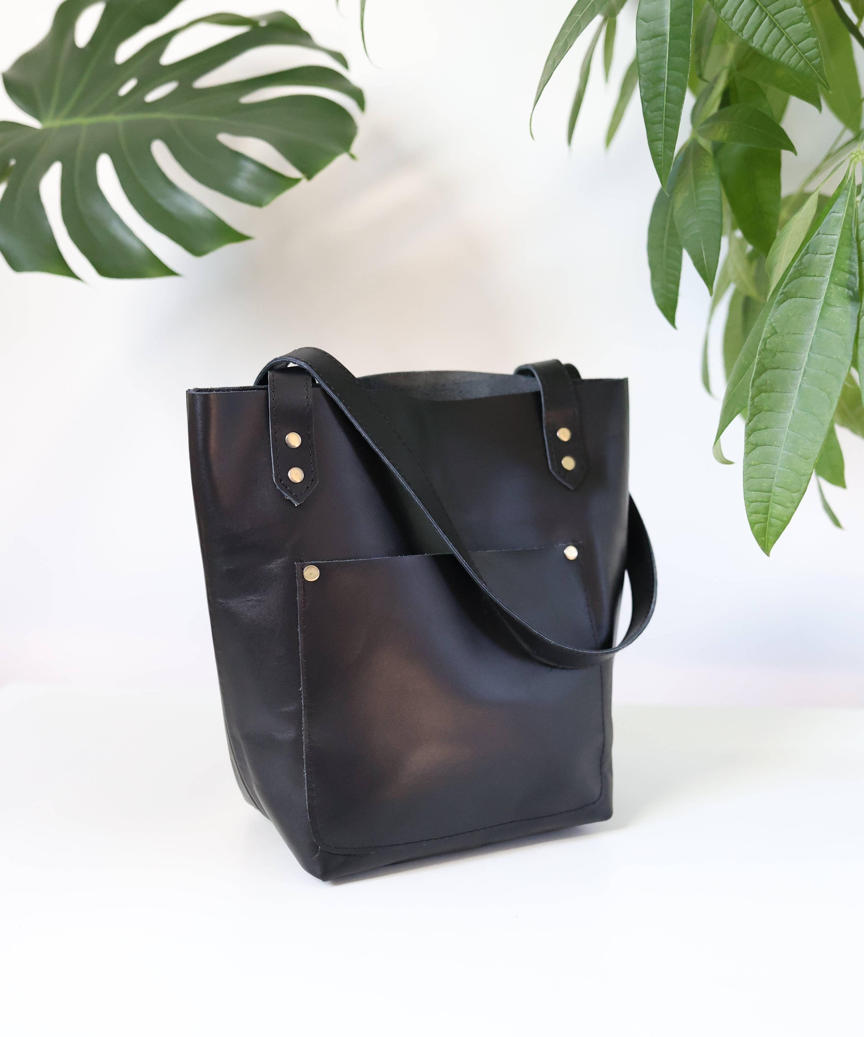 Atlas Day Tote Noir - Sugar River Shoppe