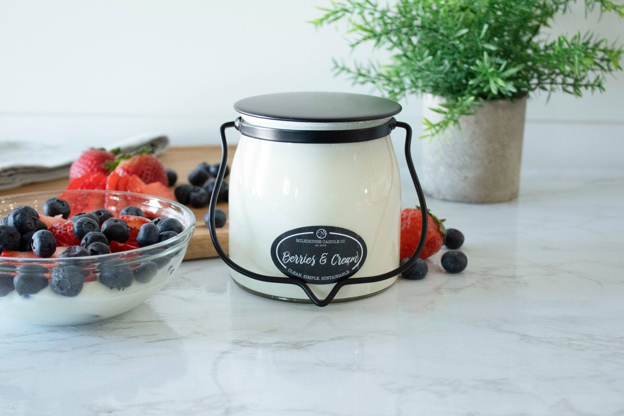 16 oz Butter Jar Candle: Berries & Cream - Milkhouse Candle Company - 849564011424 - Sugar River Shoppe - 