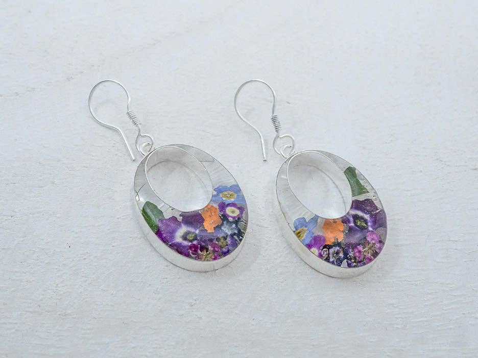 Primavera Earring, Medium Cut Out Oval on Hook