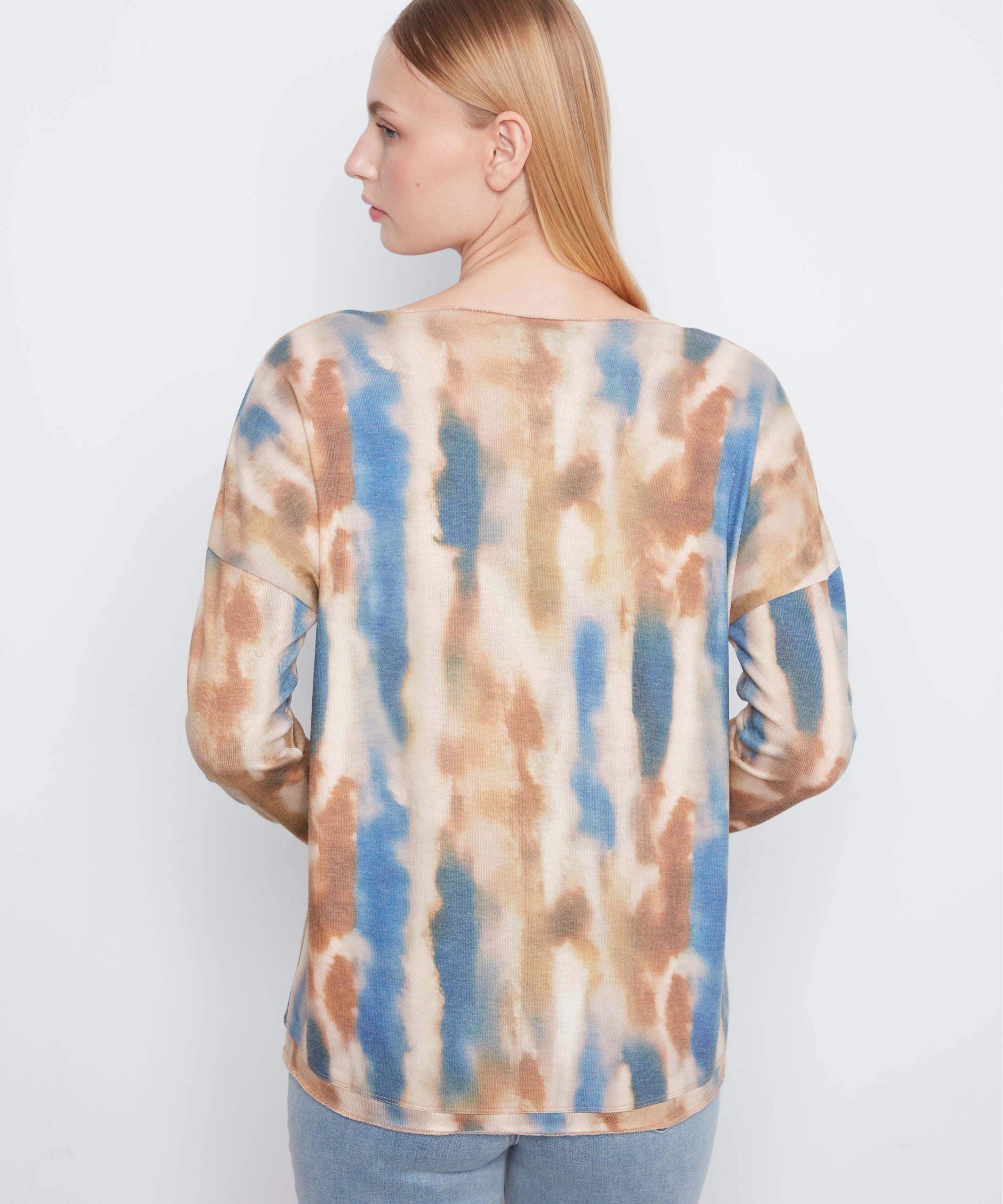 Printed Long Sleeve V-Neck Top