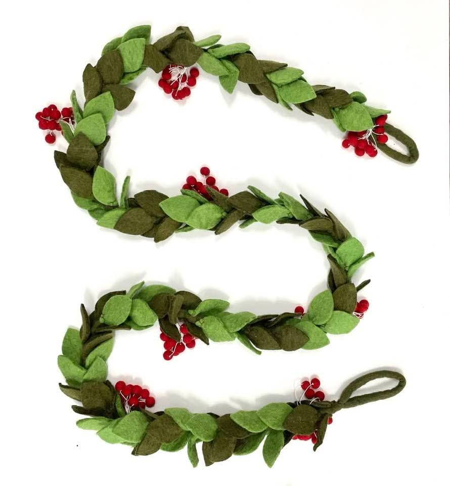 Christmas Decor Garland - Mistletoe