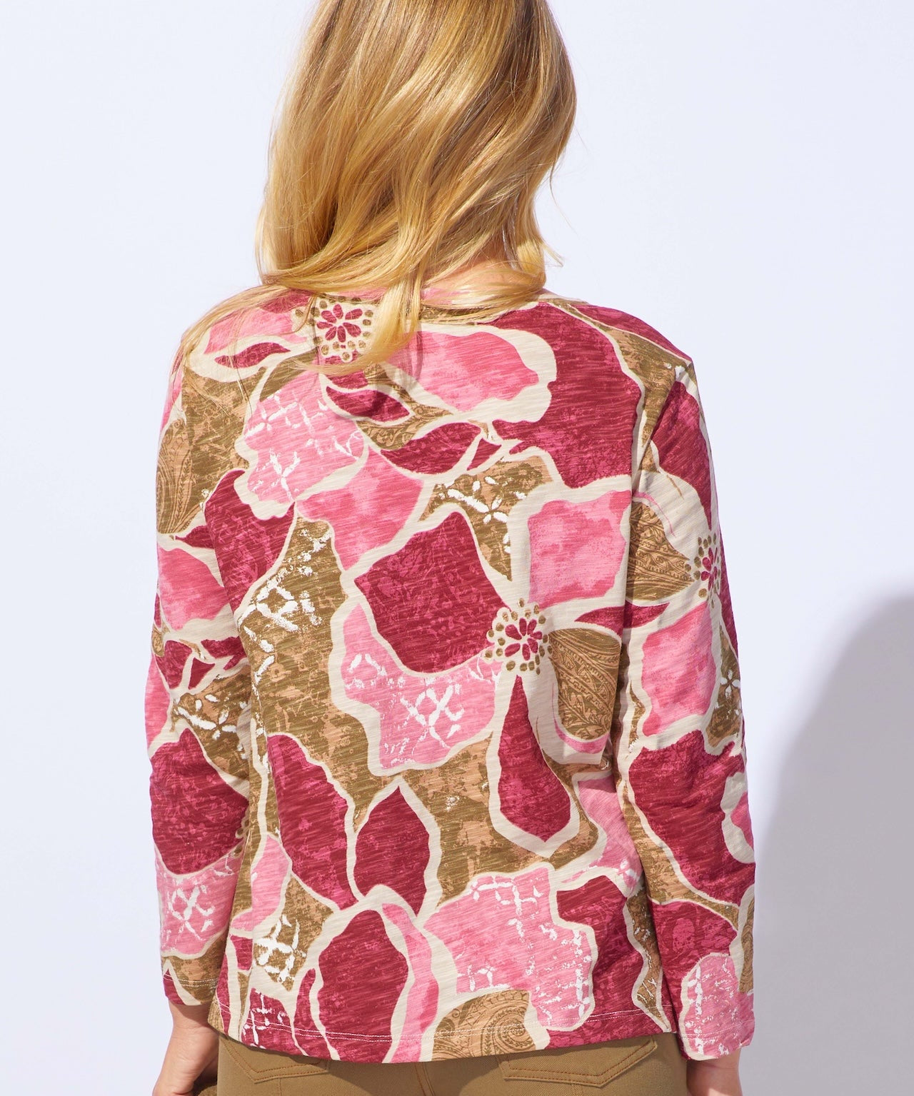 Decoupage Floral Stepped Hem Tee - Habitat - 194451587996 - Sugar River Shoppe - 