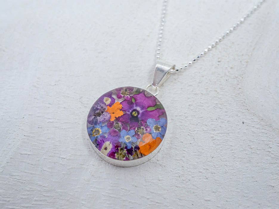 Primavera Necklace, Medium Round: Flowers / 1 1/4" x 7/8"