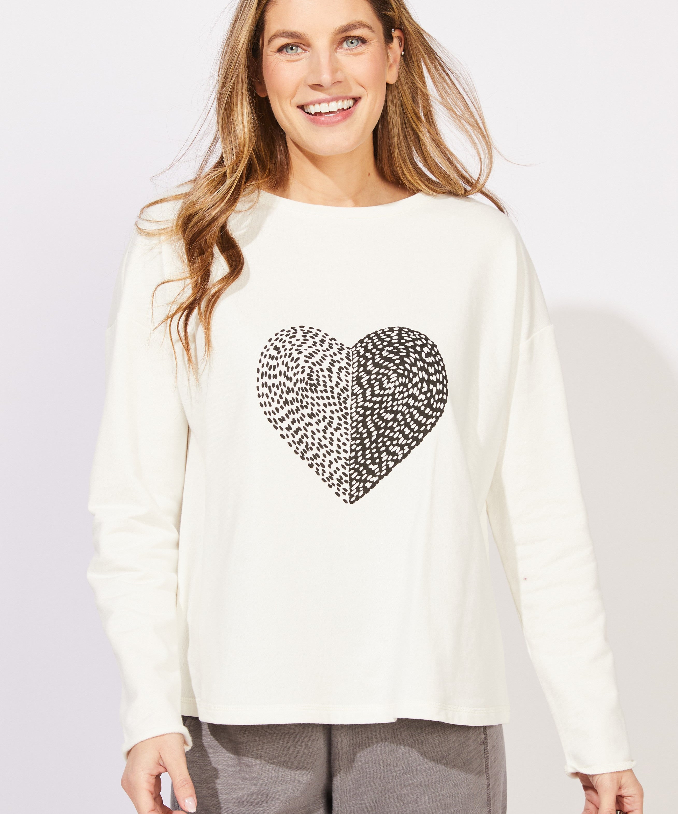 Destination Fleece Heart Pullover - Pearl