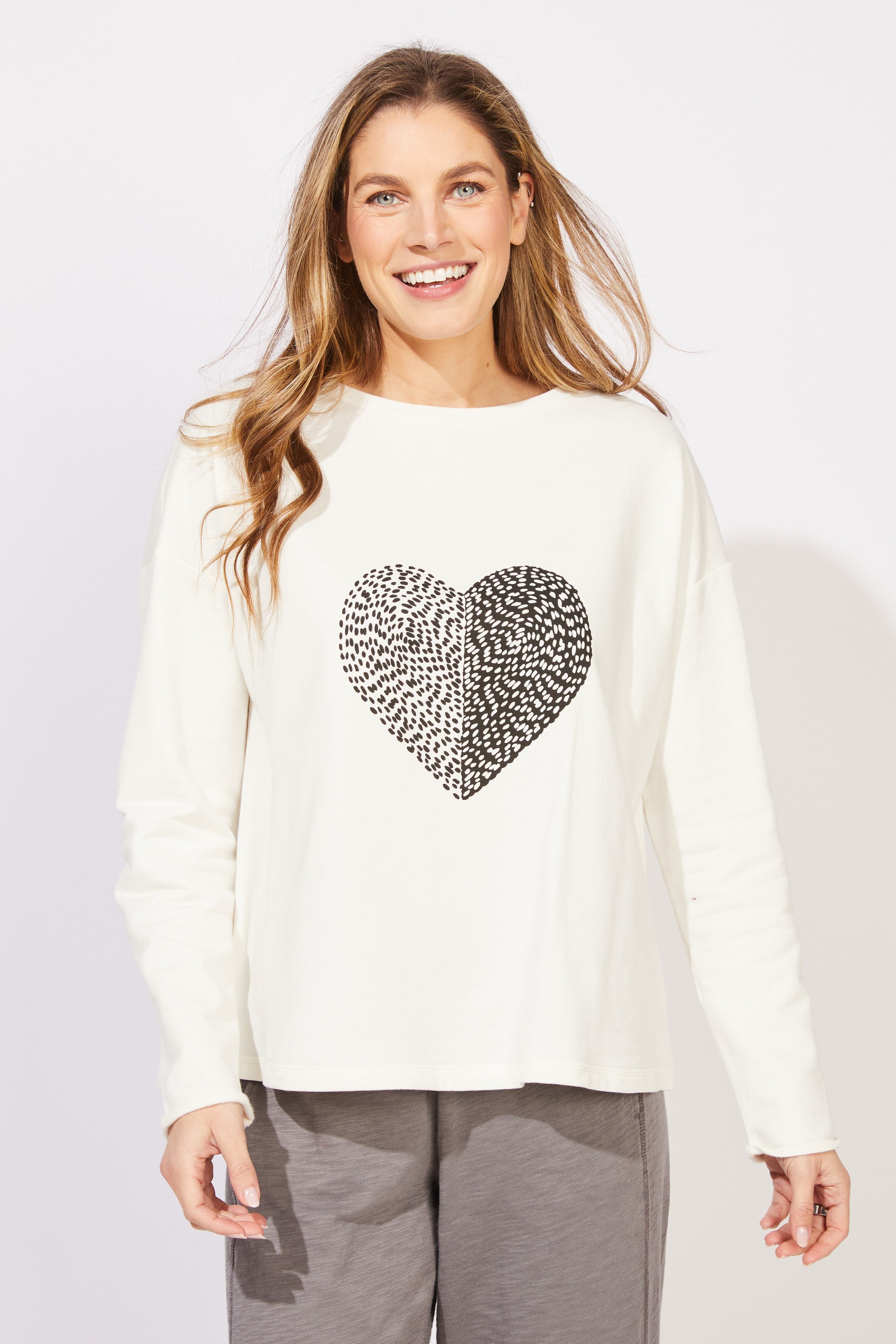 Destination Fleece Heart Pullover - Pearl