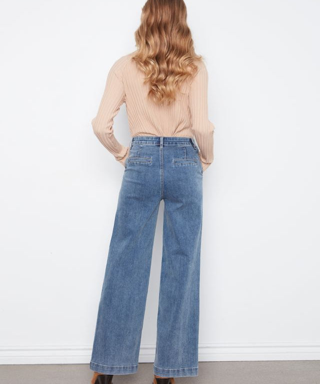 Wide Leg Jeans with Removable Belt
