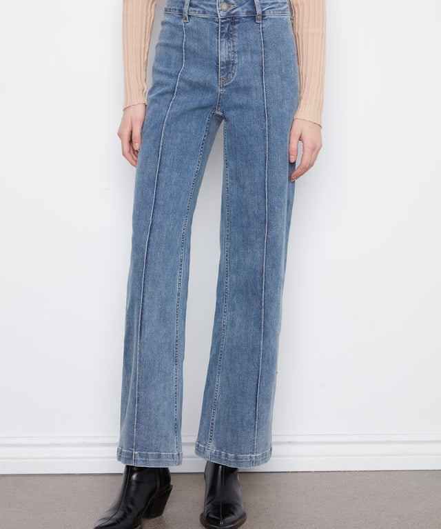Wide Leg Jeans with Front Seam Detail