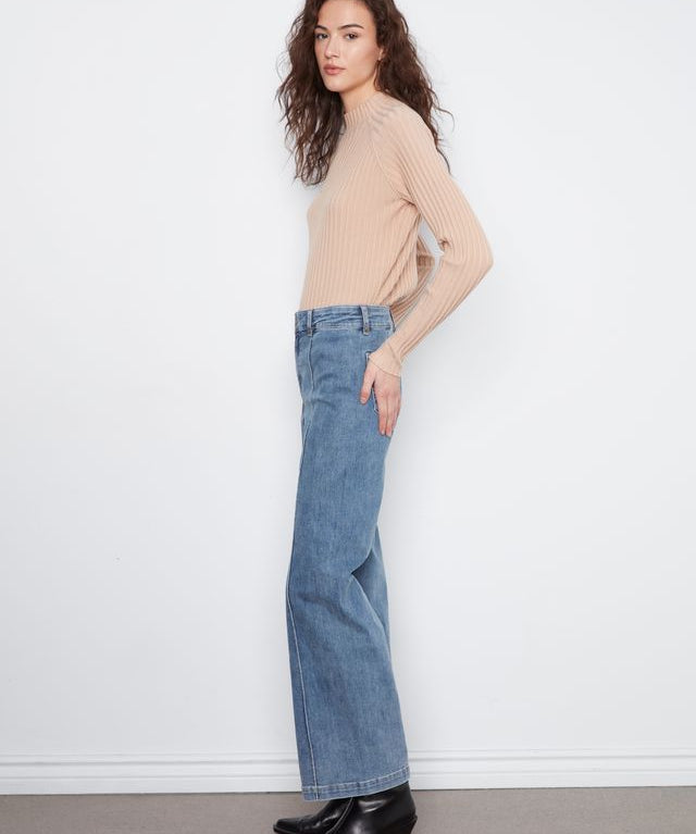 Wide Leg Jeans with Front Seam Detail