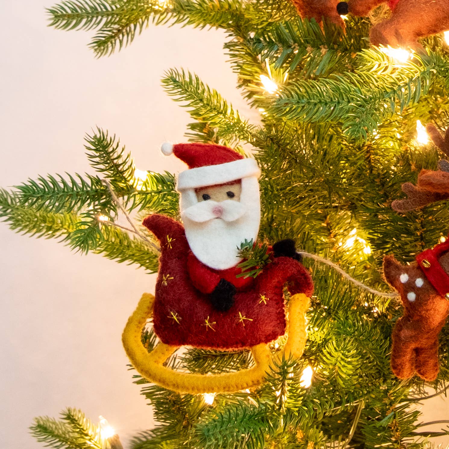 Santa with Sleigh and 8 Reindeer Garland - Sugar River Shoppe
